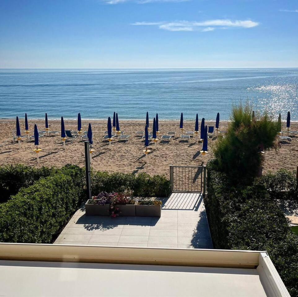 Casamare Una Casa Sulla Spiaggia Nelle Marche Villa Porto Potenza Picena Kültér fotó